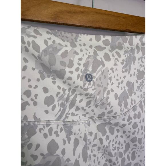 Lululemon Align High-Rise Crop 17” Cheetah Camo Antique White Multi Size 10 - Picture 6 of 7